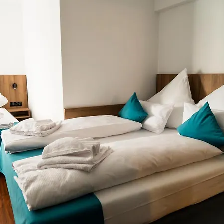 Hansa Hotell 3*