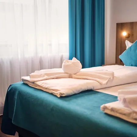 Hansa Hotell 3*