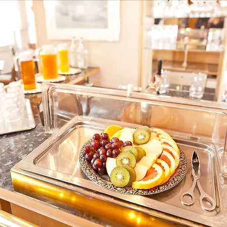 Hansa Hotell 3*